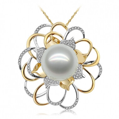 珍珠美人BLOOMING ROSE繁花初盛系列，设计灵感源自于法国玛丽王妃时代风格，这个时候堪称是法国皇室卓绝品味的终极指标。