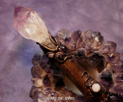 Beautiful wand devoted to the Goddess!