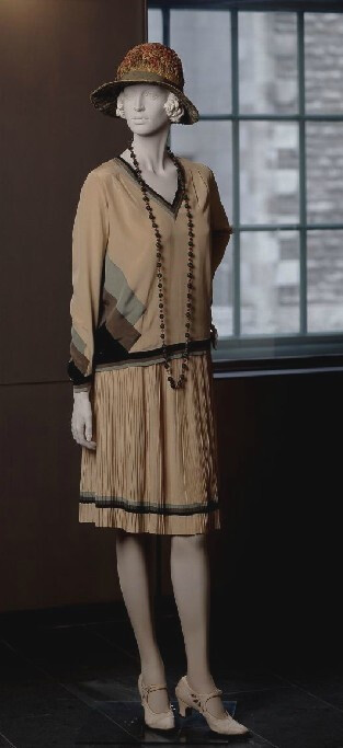 ~1927 Lucien Lelong Dress~ via http://www.mccord-museum.qc.ca/.