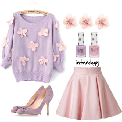 A fashion look from January 2014 featuring RED Valentino mini skirts and Bally pumps. Browse and shop related looks.