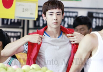 #Nichkhun# #尼坤#【ForKhun全款代购】【KOBKHUNKA.COM 2014 PHOTOBOOK+DVD 第二辑套装】截止时间：8月14日晚22点整【链接：【ForKhun全款代购】KOBKHUNKA 2014 PHOTOBOOK Nichkhun 尼坤】 另：当年的KOBKHUNKA 2012…