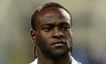 摩西（尼日利亚） 英文名:Victor Moses 生日:1990-12-12 身高:1.77 体重:73 位置:中场 比赛信息 现役俱乐部:利物浦