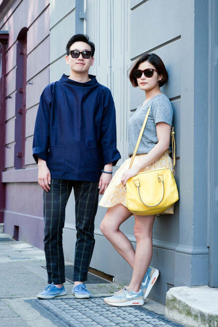 #悅鋪# London’s Coolest Couples | 「鮮花是新鮮的最好看，水果是新鮮的最好吃，愛情是新鮮的最甜蜜?！箓惗亟诸^的情侶，總是有心的搭配成很相稱或很互補的服裝風(fēng)格，讓旁人也能感受到他們彼此投射出的倒影，以及珍貴的愛。這樣的街頭風(fēng)景，怎樣都不令人疲倦。