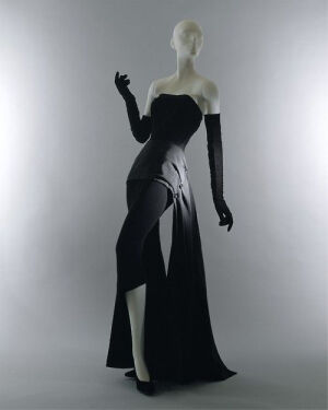 ~Evening Dress, fall/winter 1949-50  Christian Dior~