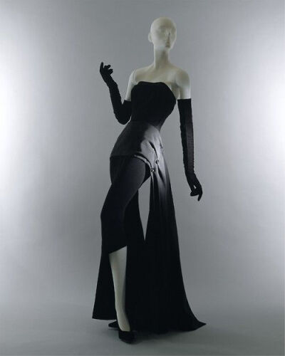 ~Evening Dress, fall/winter 1949-50 Christian Dior~