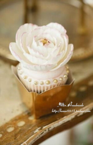 Alice Handmade 成都甜品台定制 金色牡丹花 婚礼翻糖杯子蛋糕