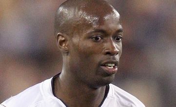 比斯利（美国） 英文名:DaMarcus Beasley 生日:1982-5-24 身高:1.7 体重:66 位置:后卫 比赛信息 国家队出场次数/进球数：104次/15进球 曾效力俱乐部：曼城、埃因霍温 本赛季俱乐部出场数：出场28次/1进球 现役俱乐部:普埃布拉