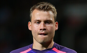 简介 米尼奥莱（比利时） 英文名:Simon Mignolet 生日:1988-3-6 身高:1.93 体重:87 位置:门将 比赛信息 国家队出场次数/进球数：14次/0进球 曾效力俱乐部：桑德兰 本赛季俱乐部出场数：出场40次/0进球 现役俱乐部:利…