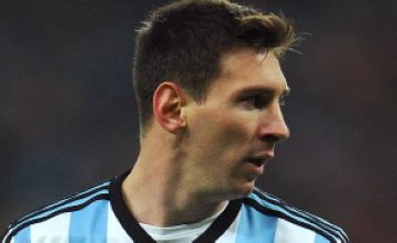 梅西（阿根廷） 英文名:Lionel Messi 生日:1987-6-24 身高:1.69 体重:67 位置:前锋 比赛信息 现役俱乐部:巴塞罗那