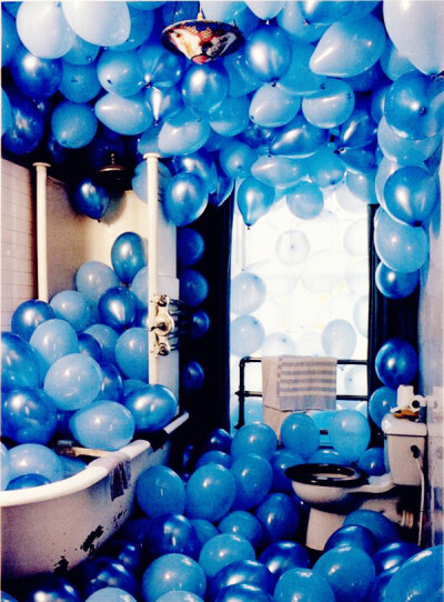 蓝气球的屋子，浪漫主义的乌托邦。