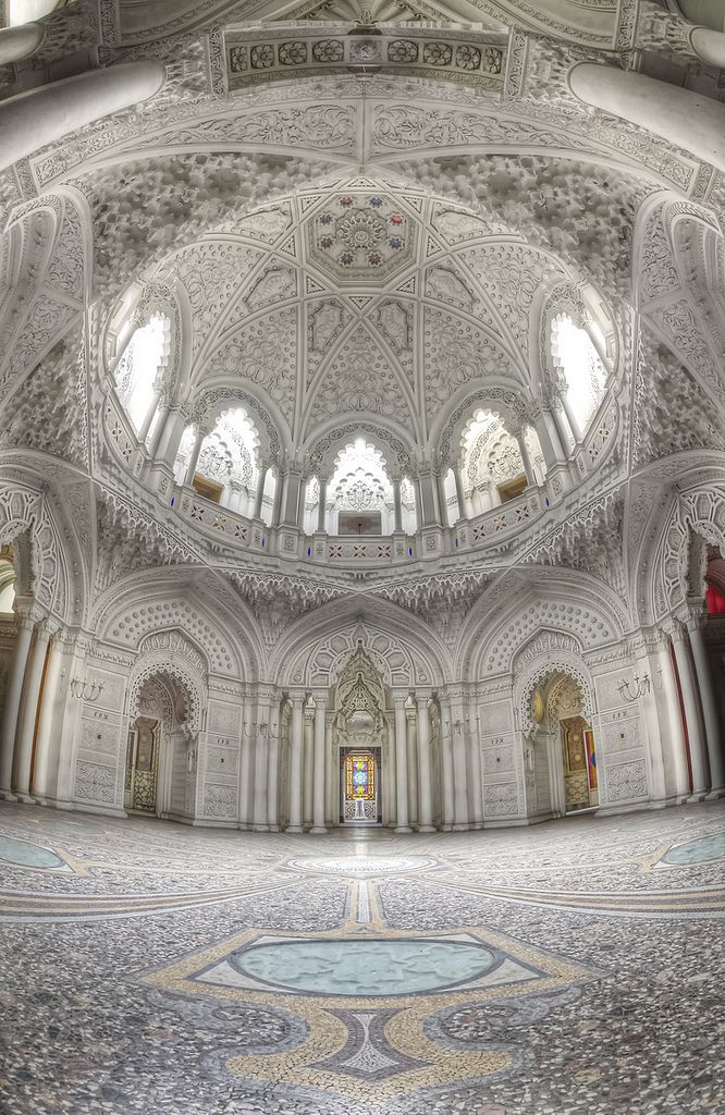 Abandoned castle in ItalyCastello di Sammezzano, , province of Florence , Tuscany region Italy .在ItalyCastello di Sammezzano的，被遗弃的城堡，意大利托斯卡纳大区，佛罗伦萨省。