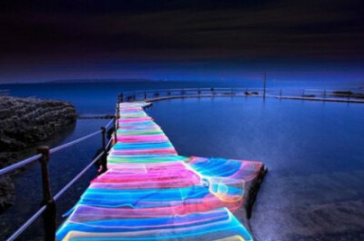 【新西兰】新西兰斯图尔特岛的彩虹桥，走过去的人都会梦想成真。