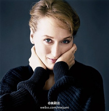 今天是著名影星 梅丽尔·斯特里普 Meryl Streep 的65岁生日！1949年6月22日生于美国。她得过史上最多的18次奥斯卡提名，共获三次:1979年《克莱默夫妇》最佳女配角，1982年《苏菲的抉择》最佳女主角，2011年《铁娘子》最佳女主角。出演过《走出非洲》《廊桥遗梦》《穿普拉达的女王》《妈妈咪呀》等