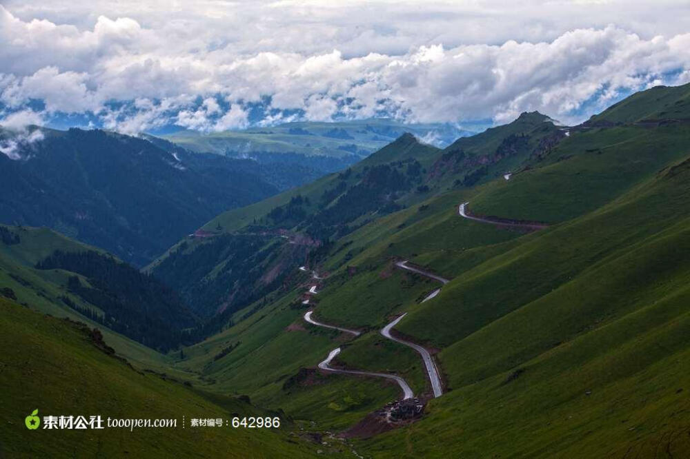 新疆伊犁大山公路风景素材高清摄影图片素材