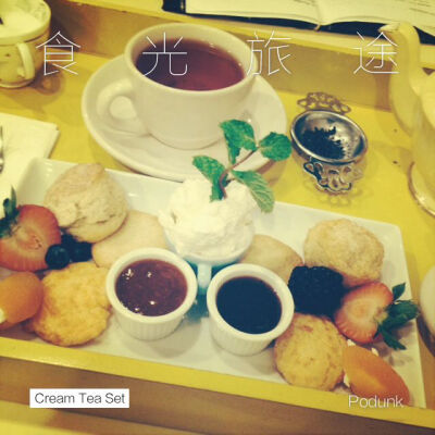 北歐老太太家的溫馨茶室Podunk. Cream Tea Set: scones, cream, jam, fresh berries with Ceylon tea. Podunk: 231 E 5th Street, NY