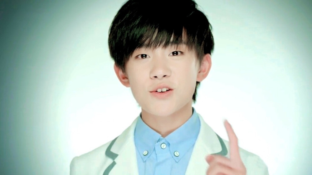 #易烊千玺##给易烊千玺表白# [1920x1080去字调色] 弟弟真的太俊了