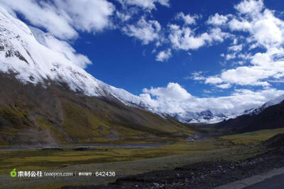 西藏阿里雪山蓝天白云风景摄影背景桌面壁纸图片素材