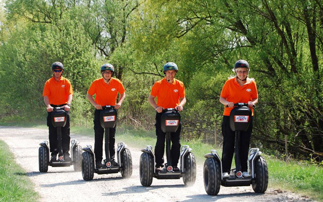 在成都耍Segway平衡车