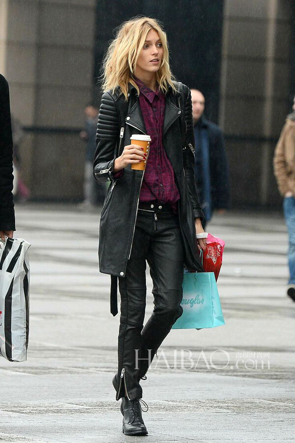 成熟利落的大女人风格，潇洒又帅气！“A”公子的品位真是没得说～