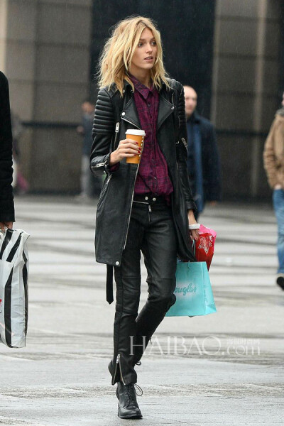 成熟利落的大女人风格，潇洒又帅气！“A”公子的品位真是没得说～