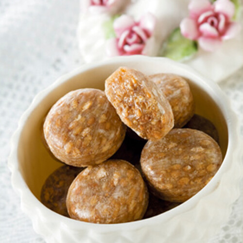 试吃专区日本进口 ROYAL皇家 康提芝麻硬糖 一粒