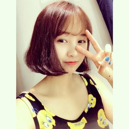 牵着我的手，闭着眼睛走你也不会迷路。