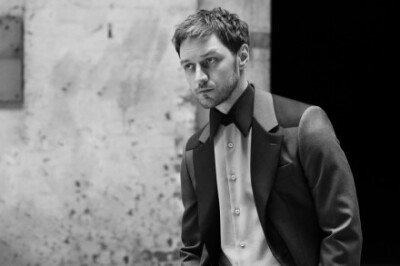 #James McAvoy#Prada宣傳照的新花絮圖，還讓不讓人睡覺了，最後一張樣子好乖&amp;gt;w&amp;lt; via http://t.cn/Rvs537o