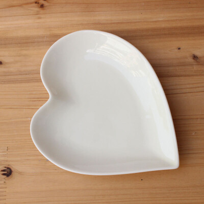 陶瓷心形碟子盘子 爱心盘子 小菜盘 咖啡厅专用 日式韩式餐盘