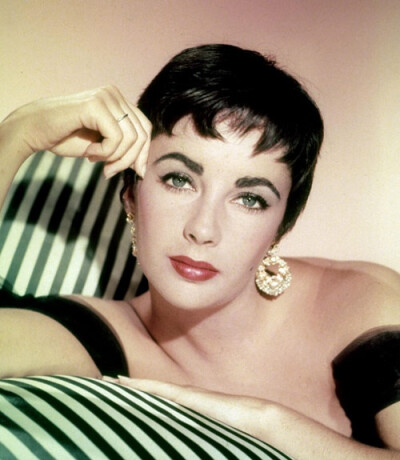 Short Pixie Hairstyles - Elizabeth Taylor