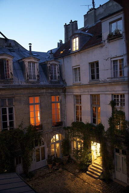 bluepueblo: Dusk, Paris, France photo via mille