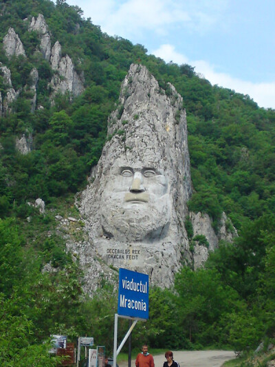 雕塑与旅途：世界最具创意雕像top25 #20 King Decebalus 罗马尼亚