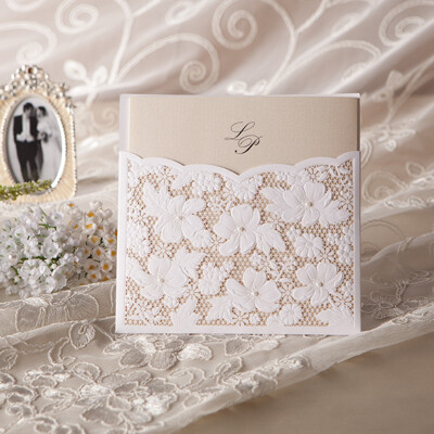 蕾丝质感请帖，完美婚礼的体现
