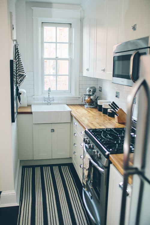 small kitchens can still be cute!