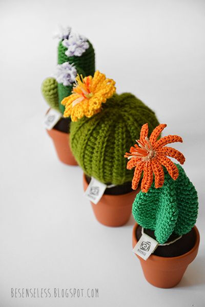 amigurumi crochet cactus in clay pots - cactus all'uncinetto in vasi di terracotta - besenseless.blogspot.com