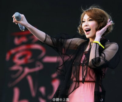 #一晃十年#2011 JZ Festival。来吧，一句话形容美腻的Oliva Ong