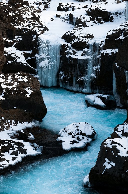 雷克霍特-阿克雷里-胡萨维克儿童瀑布Barnafoss