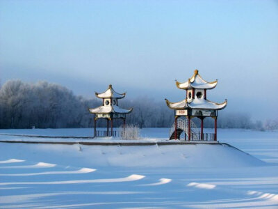 三月雪 作品描述：2012年3月25日拍摄于：哈尔滨市方正县方正湖畔，春节后的第一场大雪，令人心旷神怡，相机型号是： Canon PowerShot SX30 IS 作者： 张树成 2012中国天气网四季摄影大赛春季篇