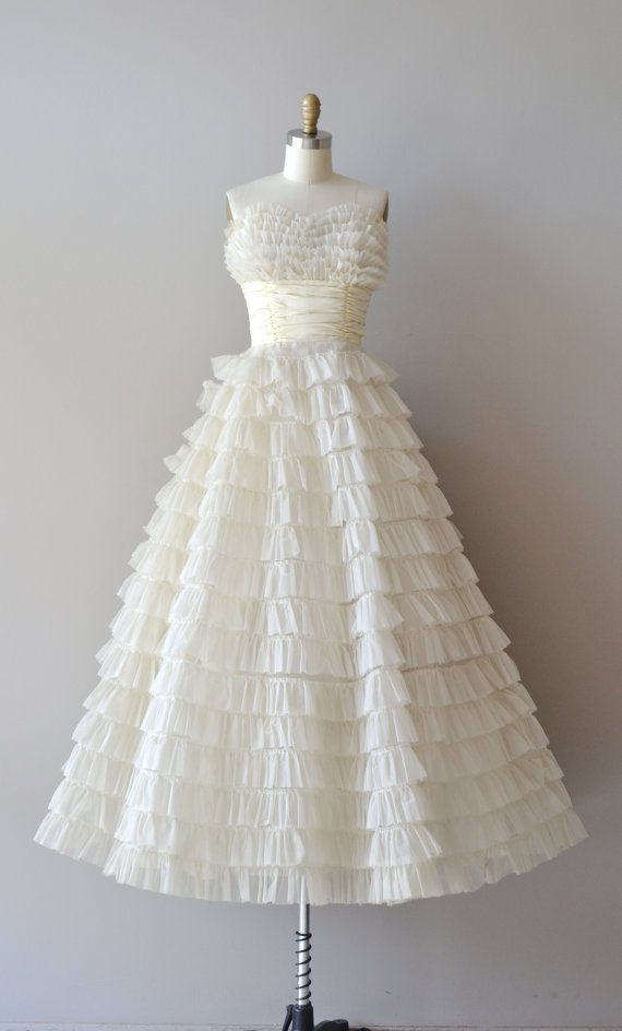 1950s wedding dress