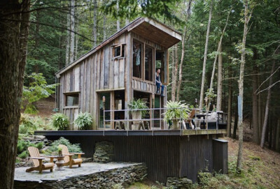 一间60平米的森林木屋