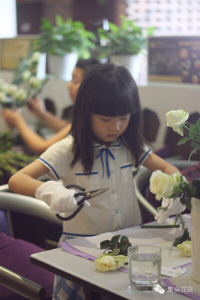 7月12日万象城花艺沙龙现场，审美要从娃娃抓起