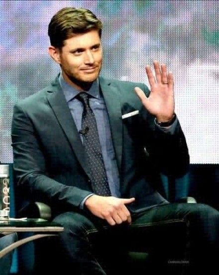 #Jensen Ackles##TCA14#这坐姿！！死一百遍啊啊啊啊啊啊！！！！