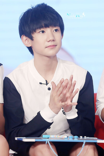 #王源# 140717 优酷粉丝直播会 你是一种感觉 写在夏夜晚风里面 @TFBOYS-王源