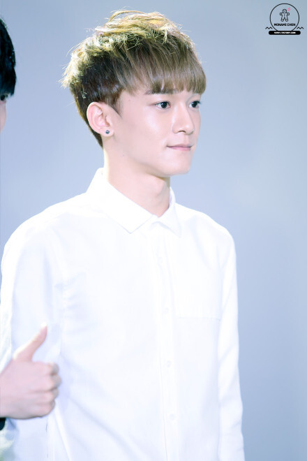 #金钟大首唱OST# #chen# 140716 Fashion Kode【Mon Ami Chen】原圖【http://t.cn/RPZoA8W】【http://t.cn/RPZoA8j】【http://t.cn/RPZorAm】【http://t.cn/RPZorAn】大大穿白襯衫真的好帥啊啊啊啊啊啊啊