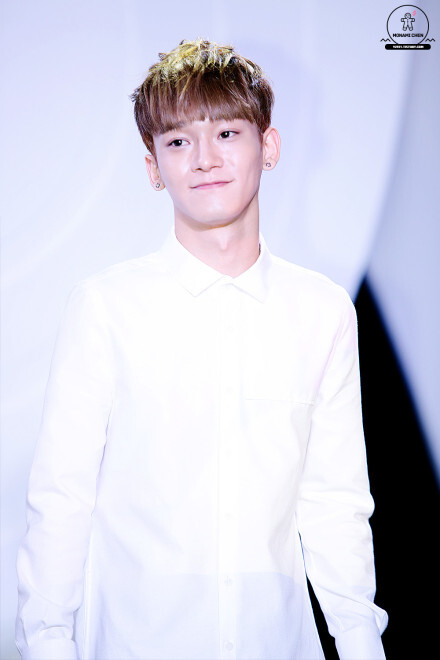 #金钟大首唱OST# #chen# 140716 Fashion Kode【Mon Ami Chen】原圖【http://t.cn/RPZoA8W】【http://t.cn/RPZoA8j】【http://t.cn/RPZorAm】【http://t.cn/RPZorAn】大大穿白襯衫真的好帥啊啊啊啊啊啊啊