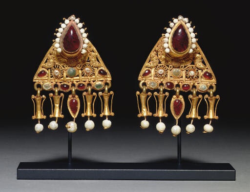 罗马黄金，珍珠和玻璃耳环约第二-第三世纪