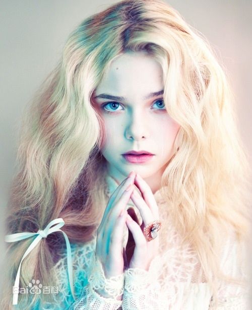 艾丽·范宁 （Elle Fanning）