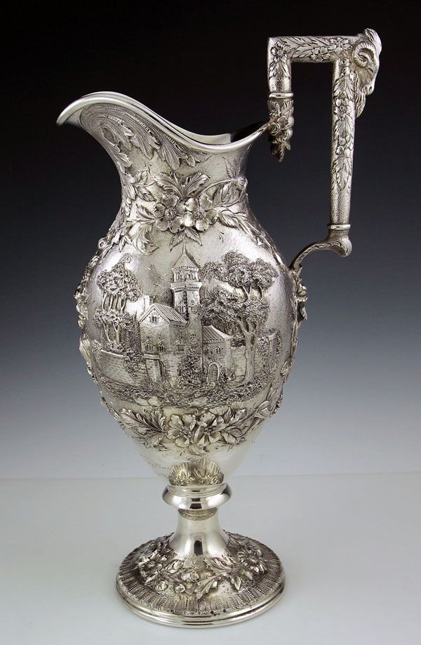 工藝品｜Ewer，盛酒器。造型即使如何千變?nèi)f化，也不離一單邊壺柄，高腳壺身與流暢的壺嘴。個(gè)人相冊(cè)：http://t.cn/RPA776o （圖片僅供欣賞，相冊(cè)僅供學(xué)習(xí)之用）