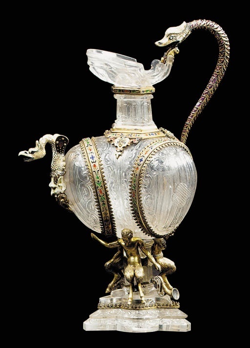 工藝品｜Ewer，盛酒器。造型即使如何千變?nèi)f化，也不離一單邊壺柄，高腳壺身與流暢的壺嘴。個人相冊：http://t.cn/RPA776o （圖片僅供欣賞，相冊僅供學(xué)習(xí)之用）