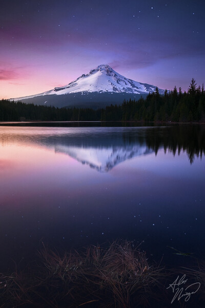 胡德山© Alex Noriega @ 美国 俄勒冈州 胡德山 〉尼康 D300 · AF-S DX 16-85mm f/3.5-5.6G ED VR · 18mm · 0.4s · f/11 · ISO200