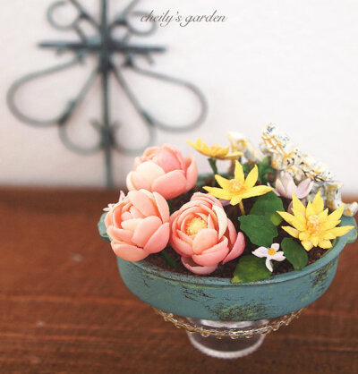 Dollhouse miniature flowers- Country Chic